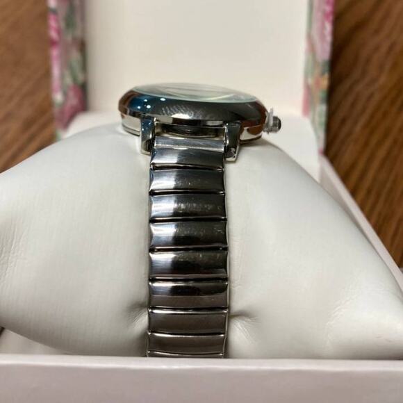 Laura Ashley Silver Women's Round Case Expandable Stainless Steel Bracelet Watch - Picture 2 of 2